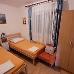 Krizanac Apartamento *